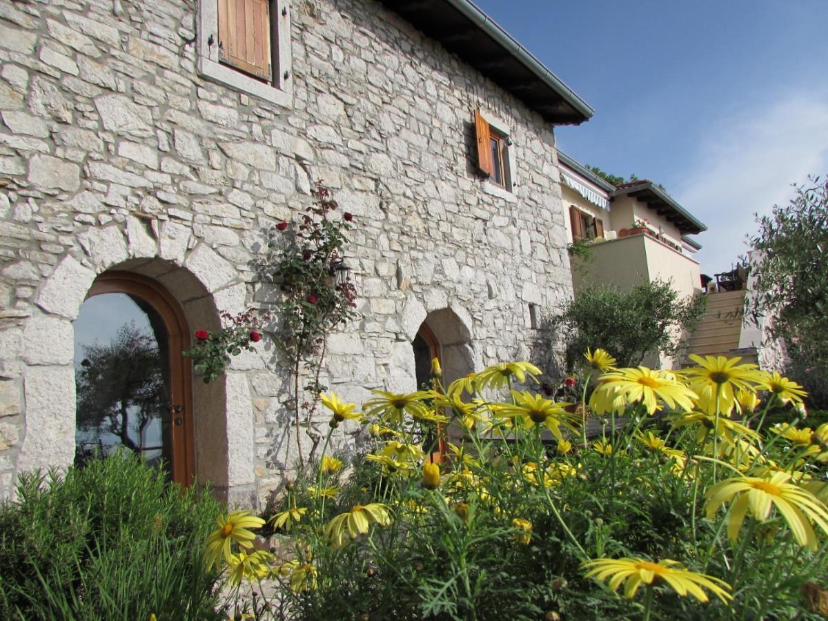 Castella Villa Poljane Exterior photo